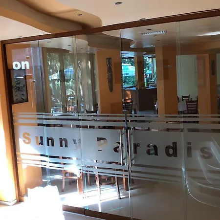 Отель Sunny Paradise Family